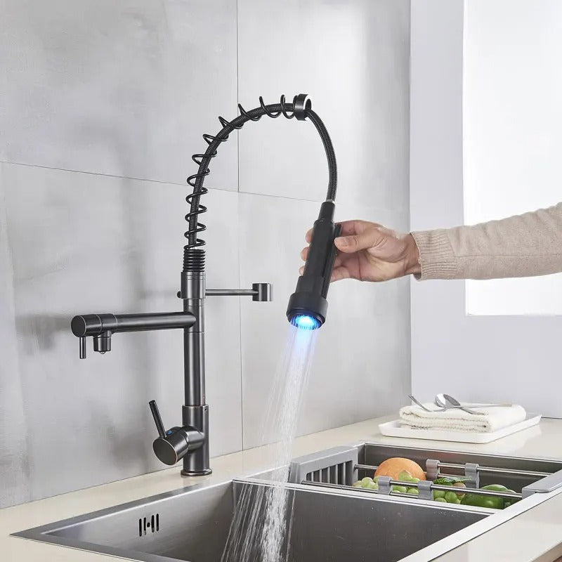 Grifo de cocina Aquaspin negro mate con cabezal giratorio de 360 grados para cocinas modernas | Lersk