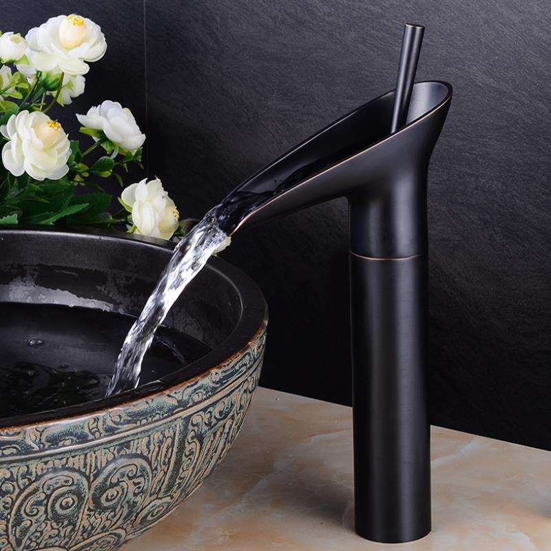 Rubinetto da bagno a cascata antico, flusso lussuoso per proprietari di casa | Lersk