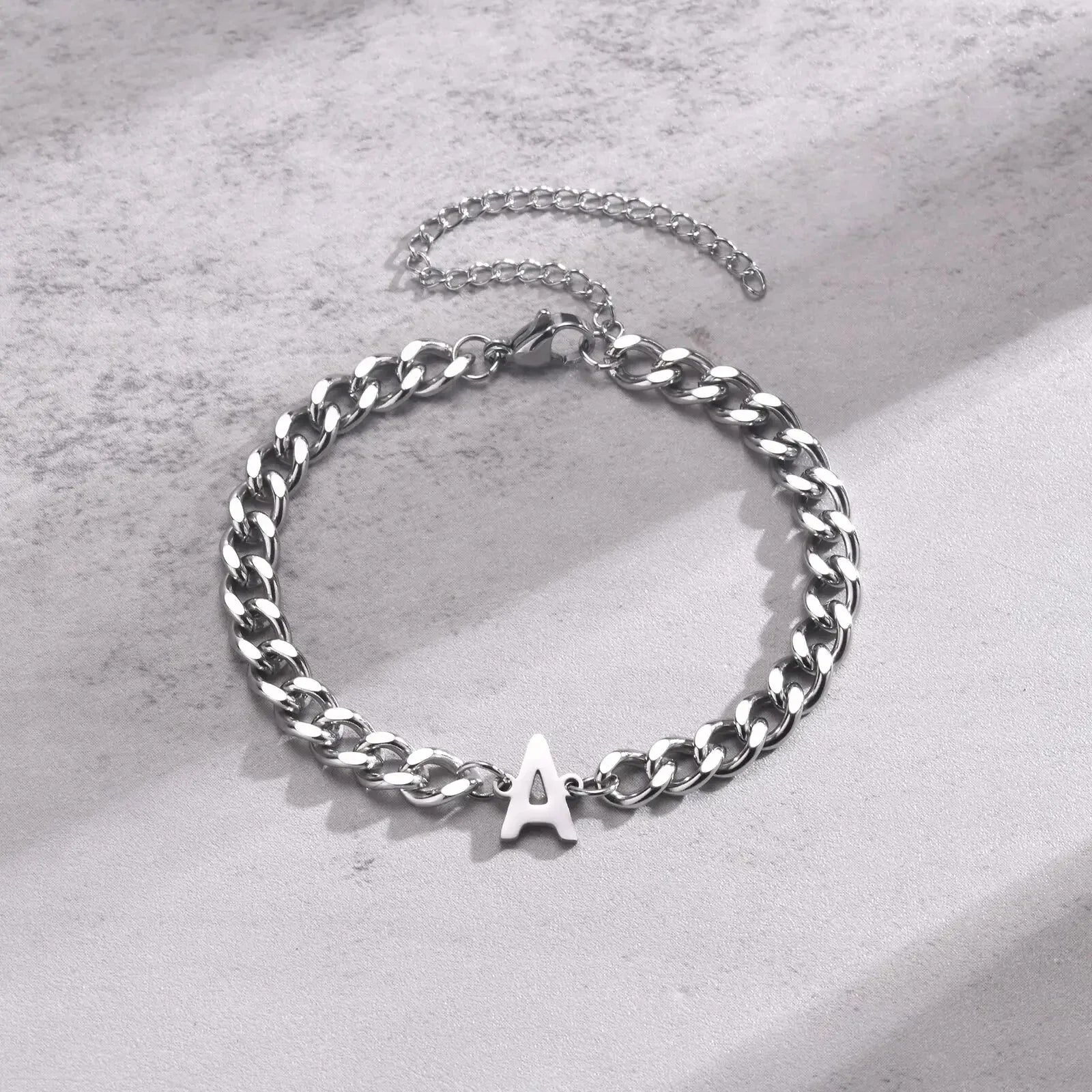 Partner-Armband mit Buchstabeninitialen im kubanischen Stil | Lersk