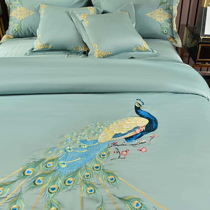 Aurora Embroidered Egyptian Cotton Duvet Set With Peacock | Lersk