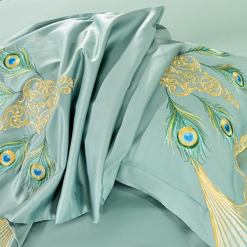 Aurora Embroidered Egyptian Cotton Duvet Set With Peacock | Lersk