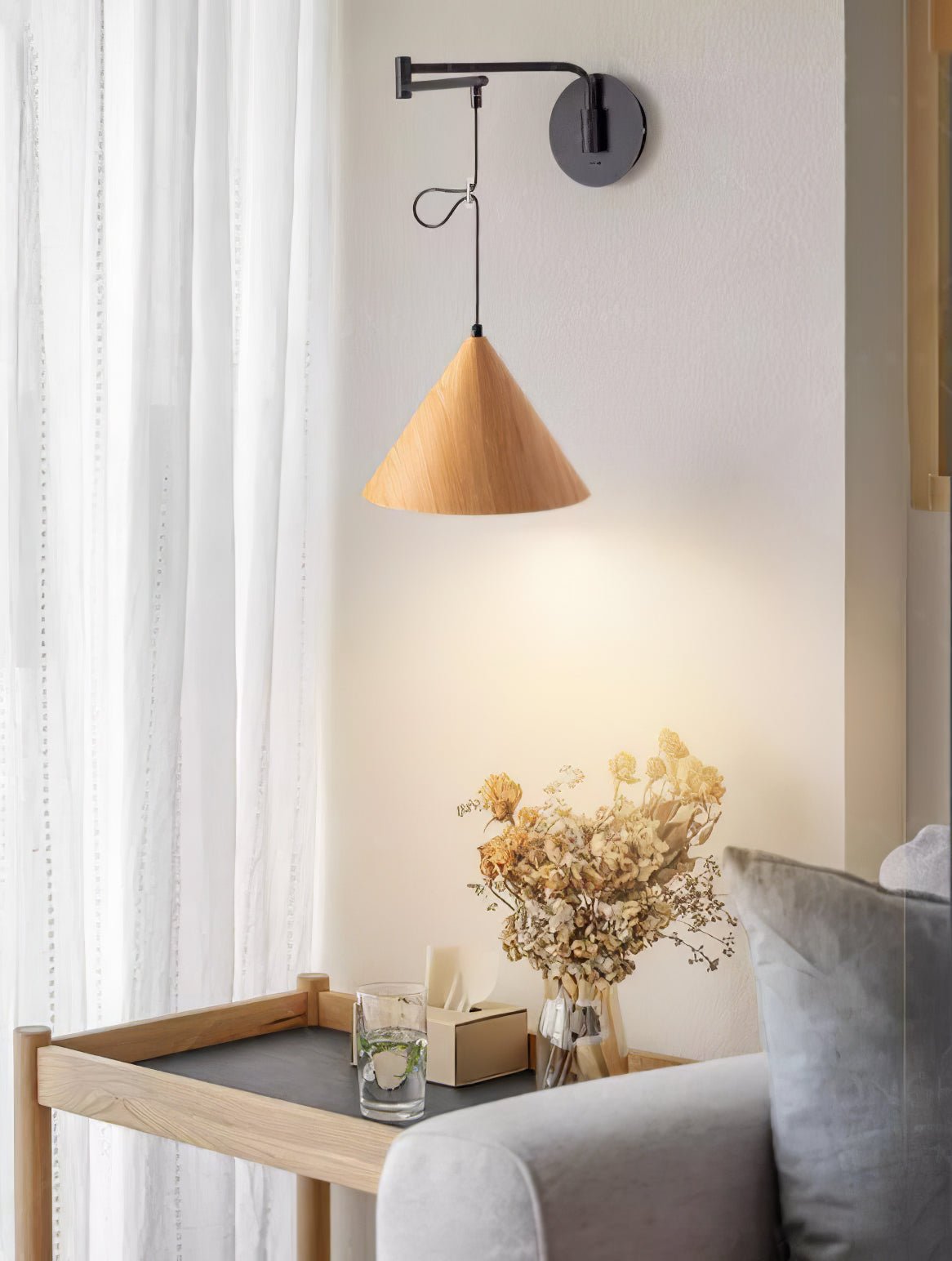 Candeeiro de Parede Aeron com Braço Oscilante e Luz de Leitura Ajustável | Lersk