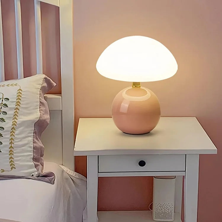 Lumora Cream Pilzlampe für französisches Bauhaus-Ambiente | Lersk