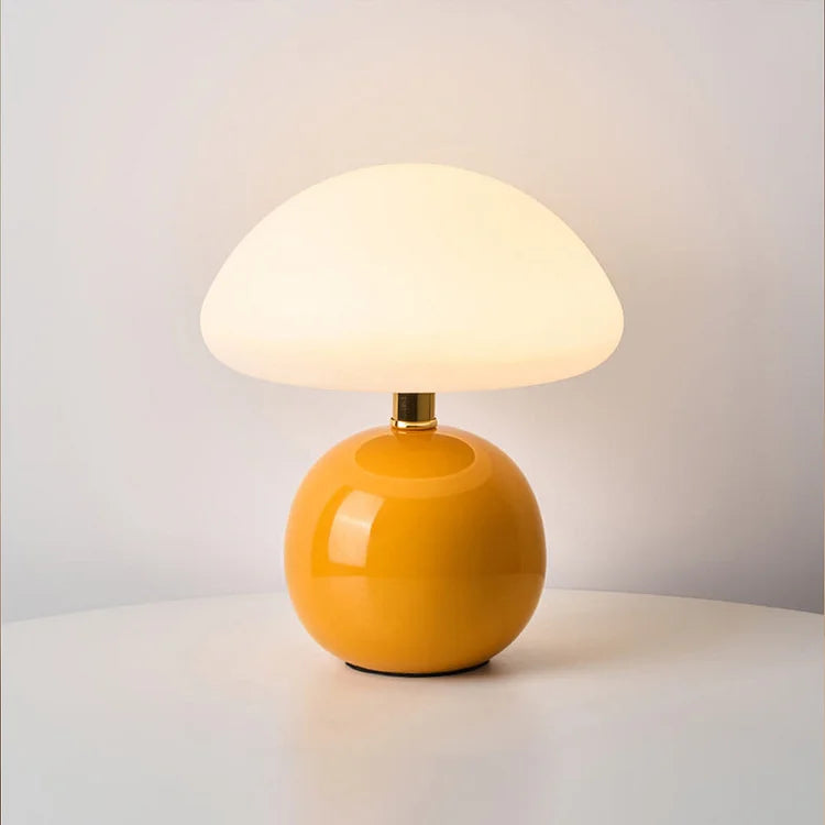 Lumora Cream Pilzlampe für französisches Bauhaus-Ambiente | Lersk