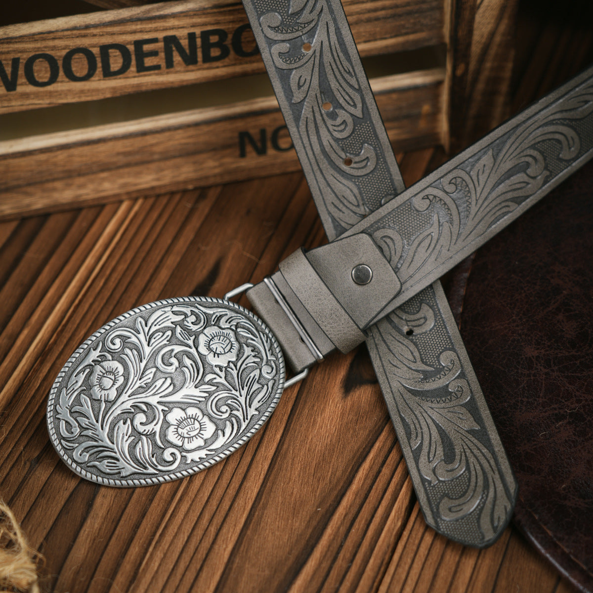 Herren-Gürtel im klassischen Westernstil aus veganem Leder mit robuster Metallschnalle | Lersk