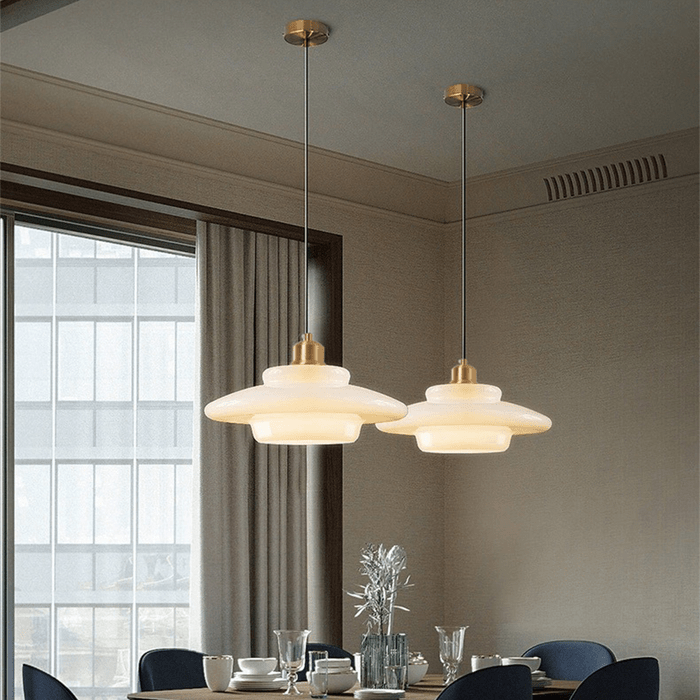Závěsné svítidlo Astria Ivory Glass pro retro interiéry 50. let | Lersk