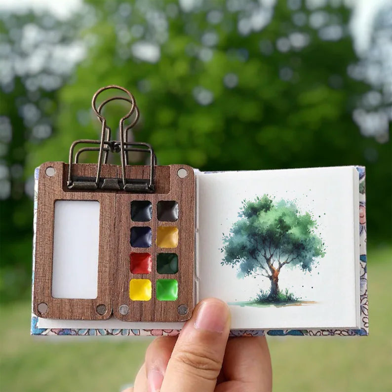 Portable Watercolor Paint Box Set With 24 Colors For Artists On The Go While Traveling | Lersk