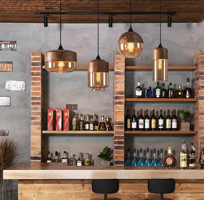 Lumina Nordic kovové LED závěsné svítidlo s dřevěným designem, stínidlo z čajově tónovaného skla a žárovka v ceně | Lersk