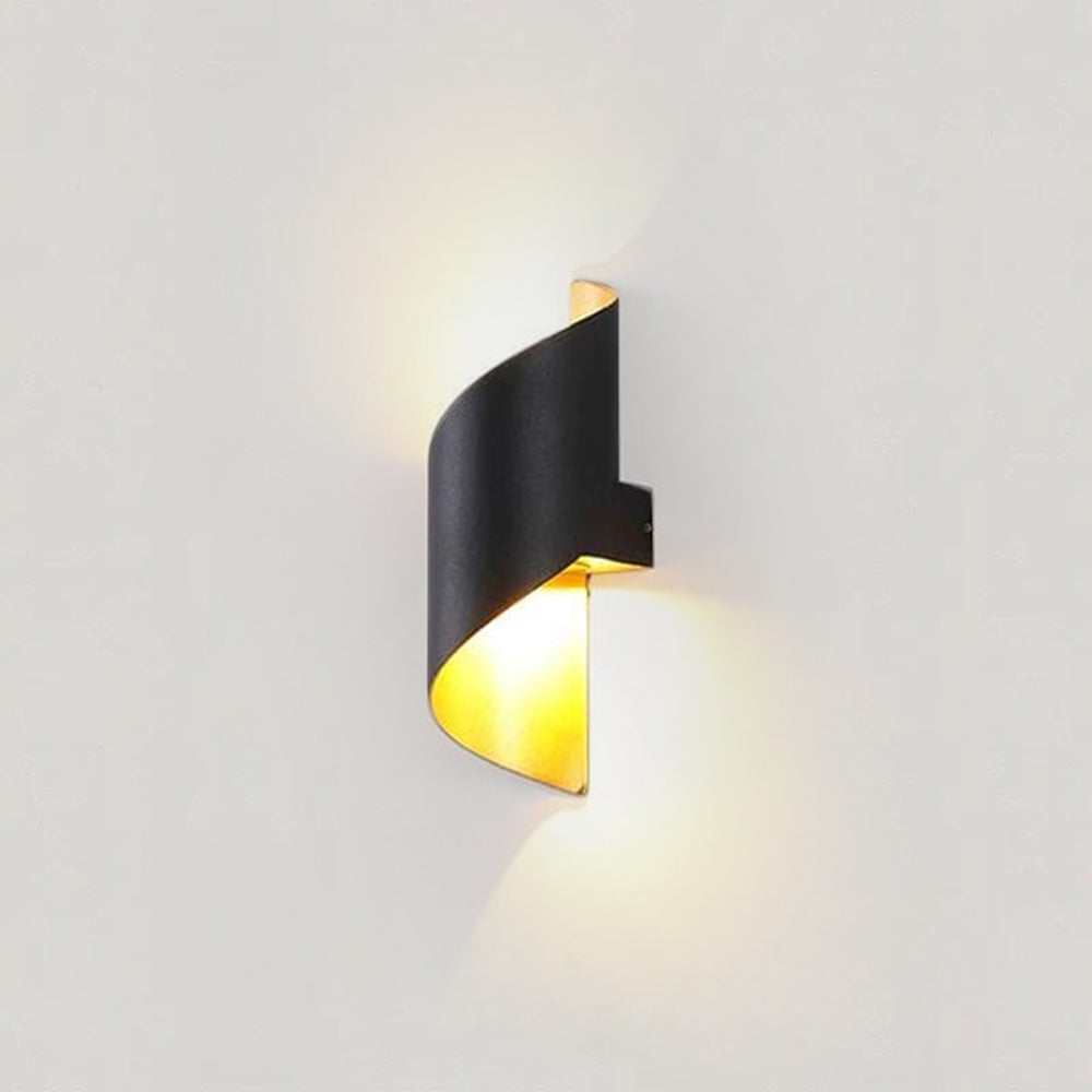 Nástěnná lampa Riverton | Lersk