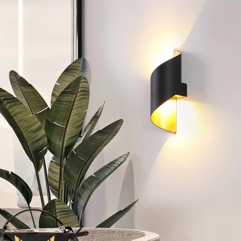 Nástěnná lampa Riverton | Lersk