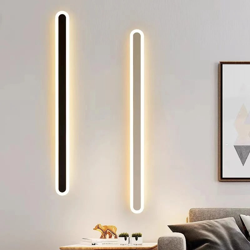 Lampa de perete liniară metalică pentru exterior LumaForge, reglabilă, rezistentă la apă | Lersk