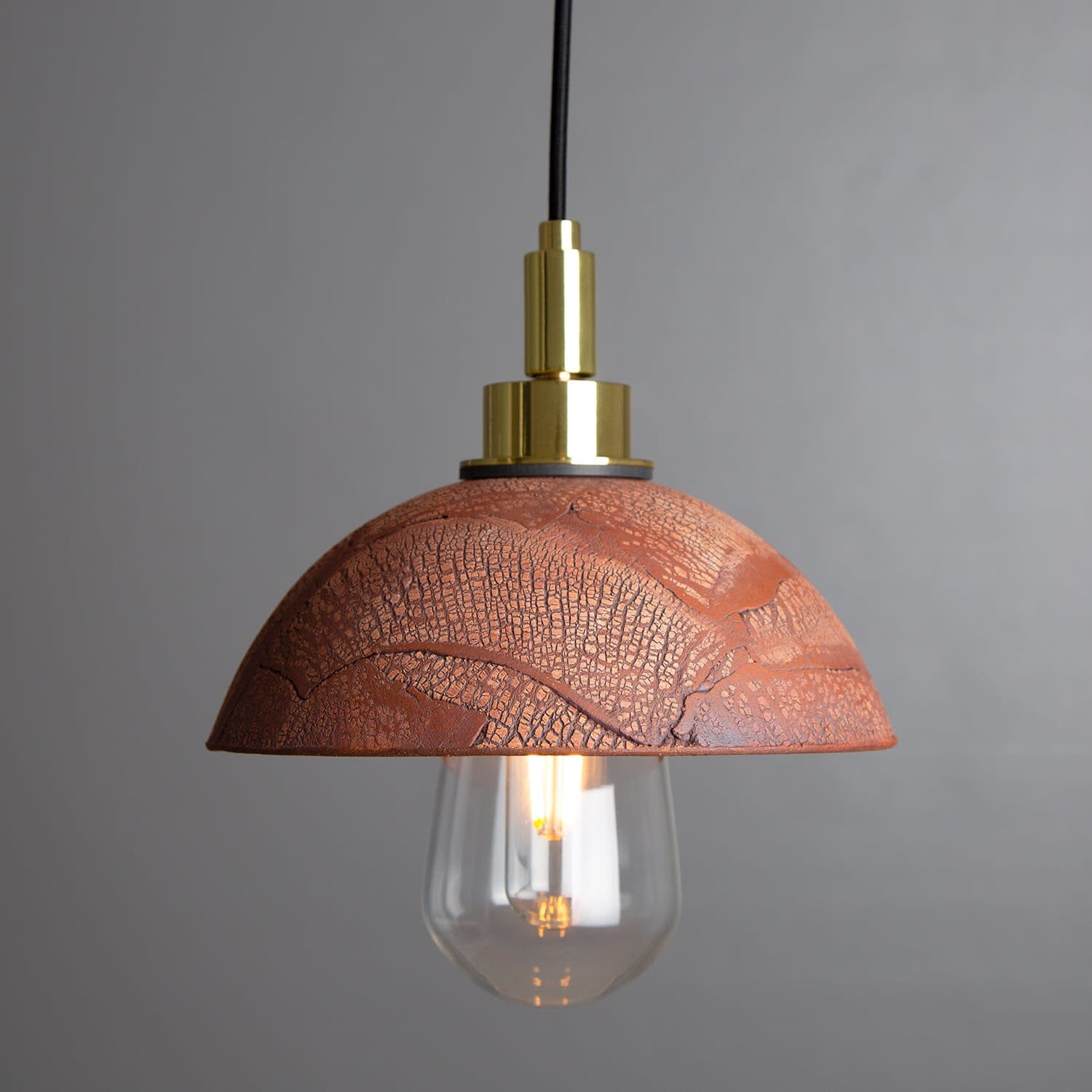 Averin Ceramic Dome Pendant Light for Bathroom, 20 cm Red Iron, IP44 | Lersk