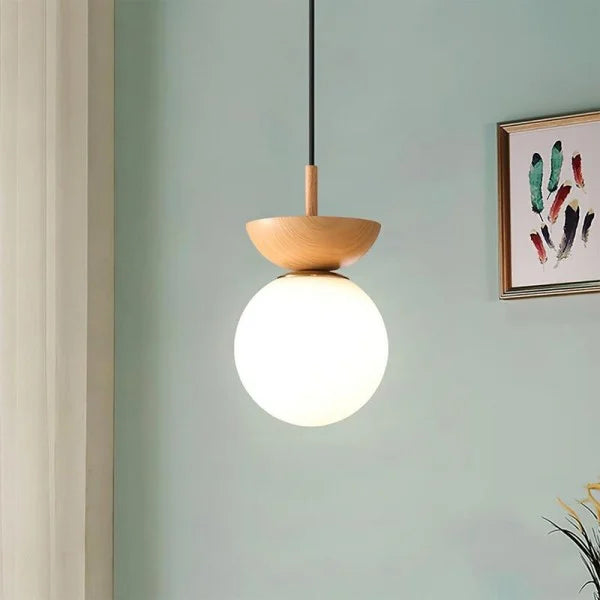 Lampada a sospensione nordica AsteriNord metà legno per spazi moderni | Lersk