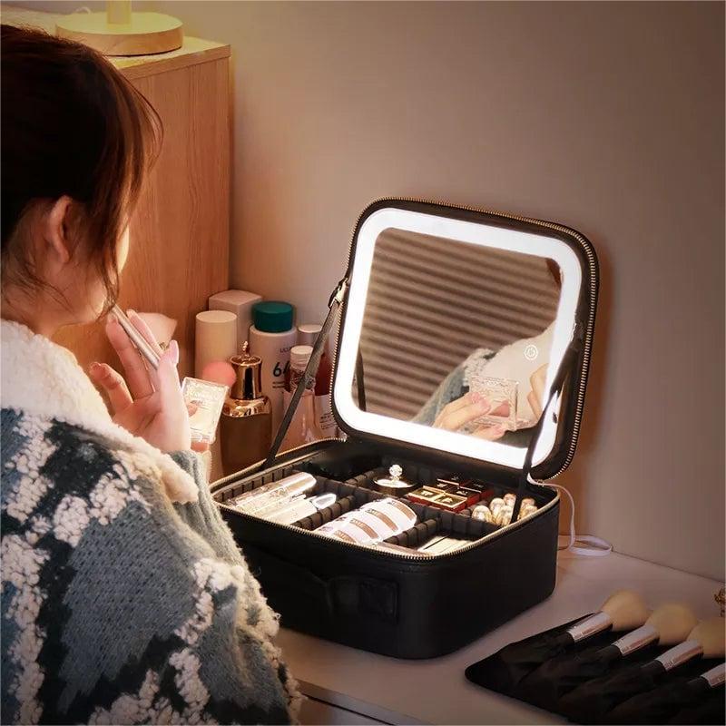 حقيبة مكياج GlamBolt LED متوهجة للسفر ولمسات التجميل اليومية في أي مكان | Lersk