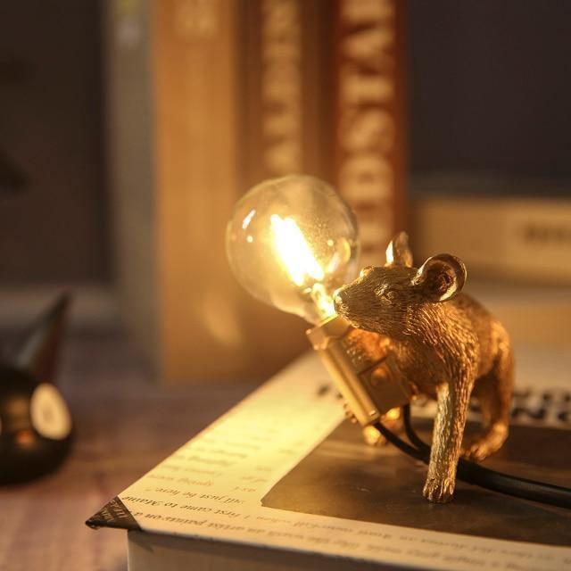 Lâmpada de Secretária LumiMouse Gold Minimalista em Forma de Rato | Lersk