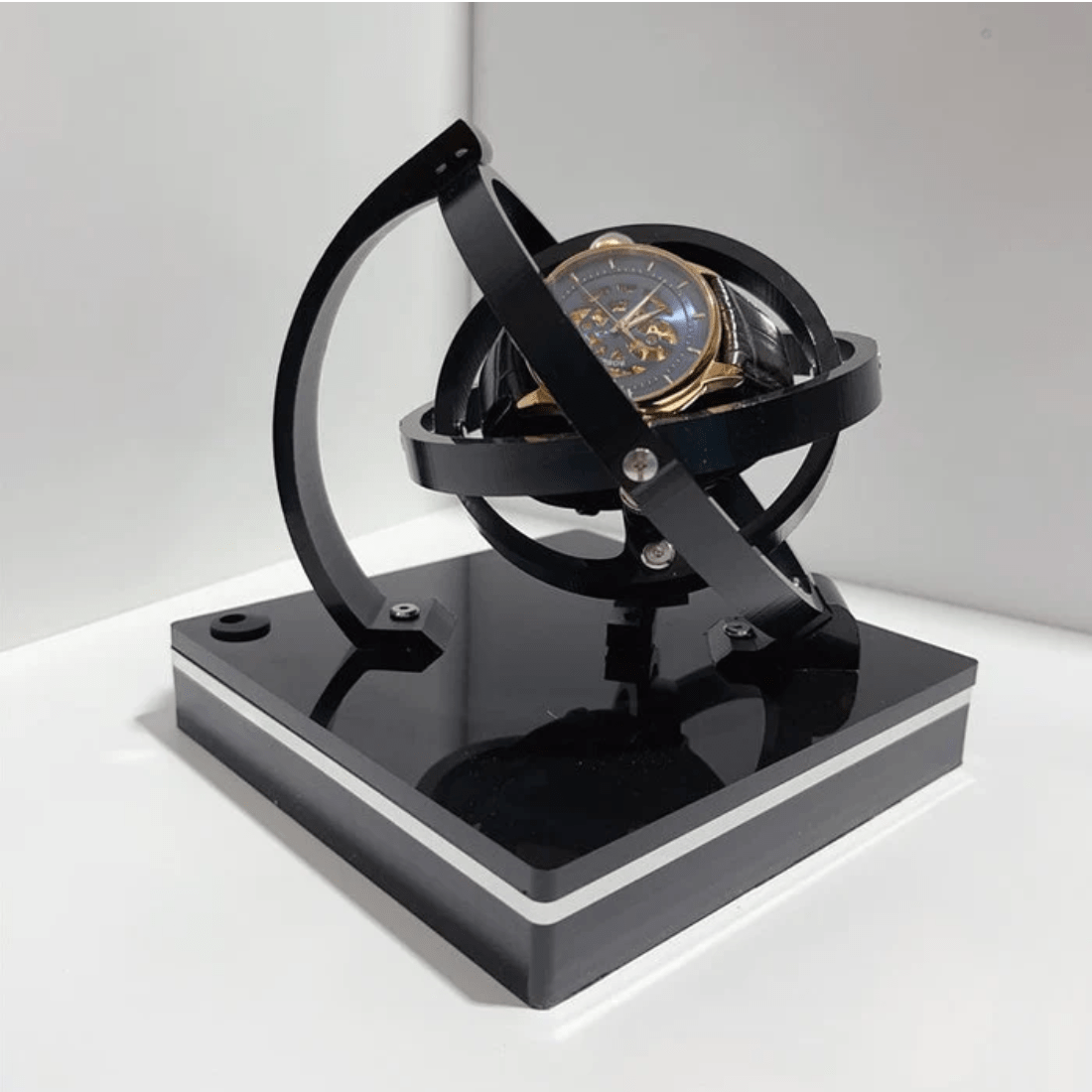 Caja de exhibición de enrollador automático de relojes de lujo que mantiene los relojes en marcha y eleva el estilo interior | Lersk