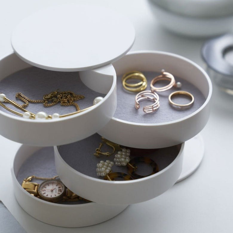 Organizér na šperky Twist Around s elegantním kulatým designem pro snadné ukládání doplňků a každodenní použití | Lersk