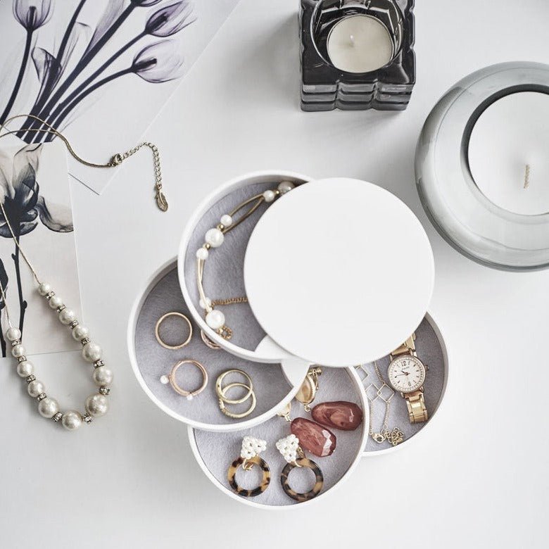 Organizér na šperky Twist Around s elegantním kulatým designem pro snadné ukládání doplňků a každodenní použití | Lersk