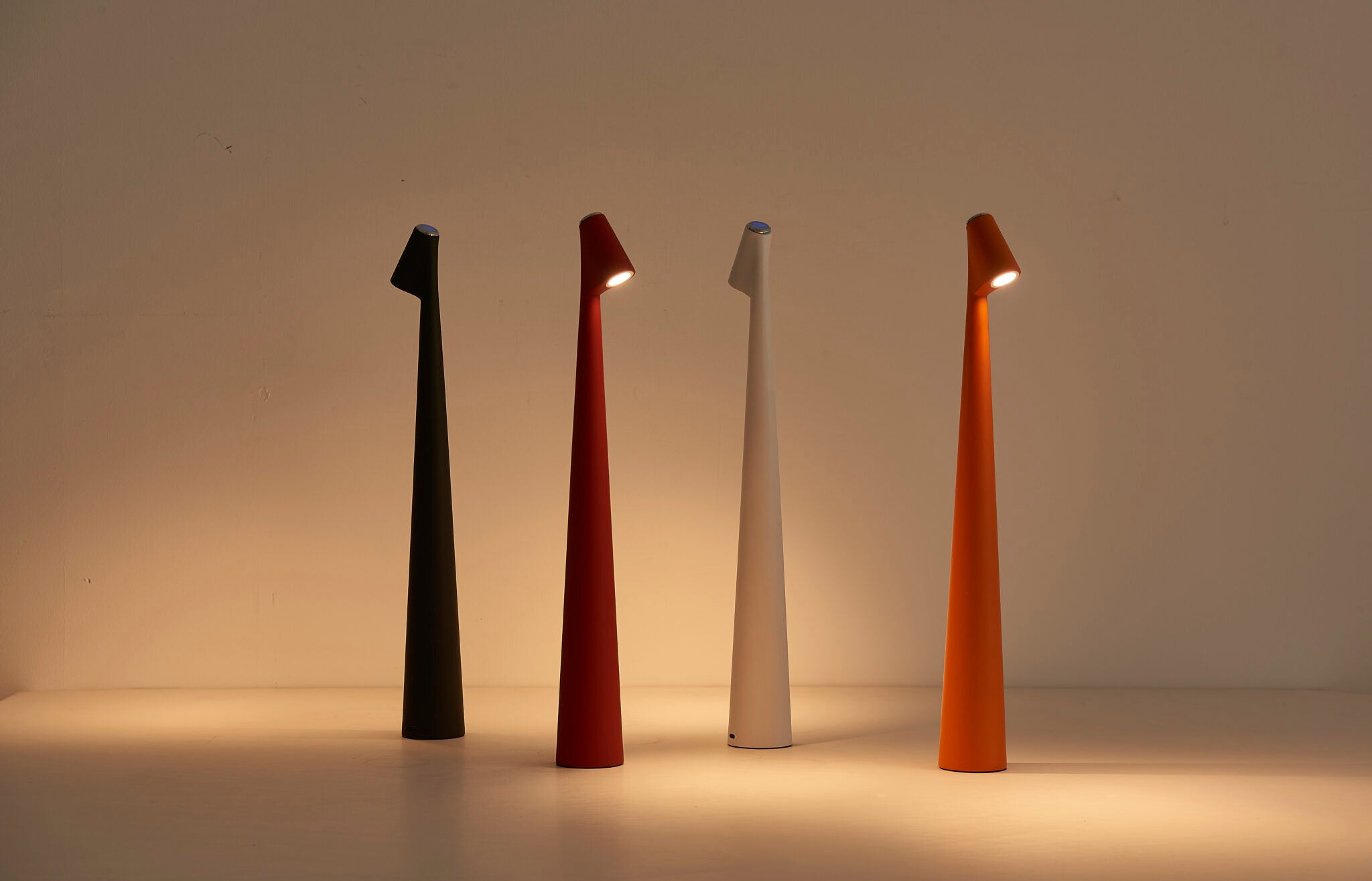 Skellea Wireless LED Table Lamp for Reading and Dining | Lersk