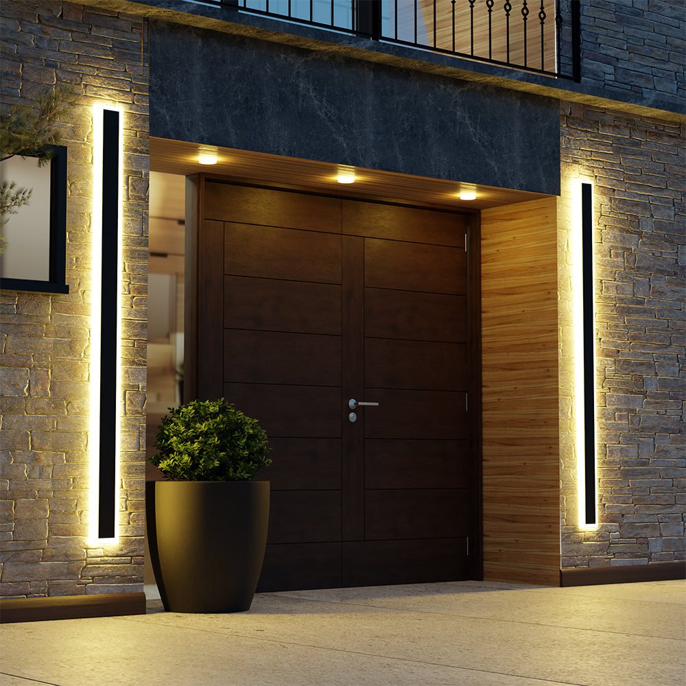 Frostline Linear Outdoor Wall Lamp with Acrylic Pane | Lersk