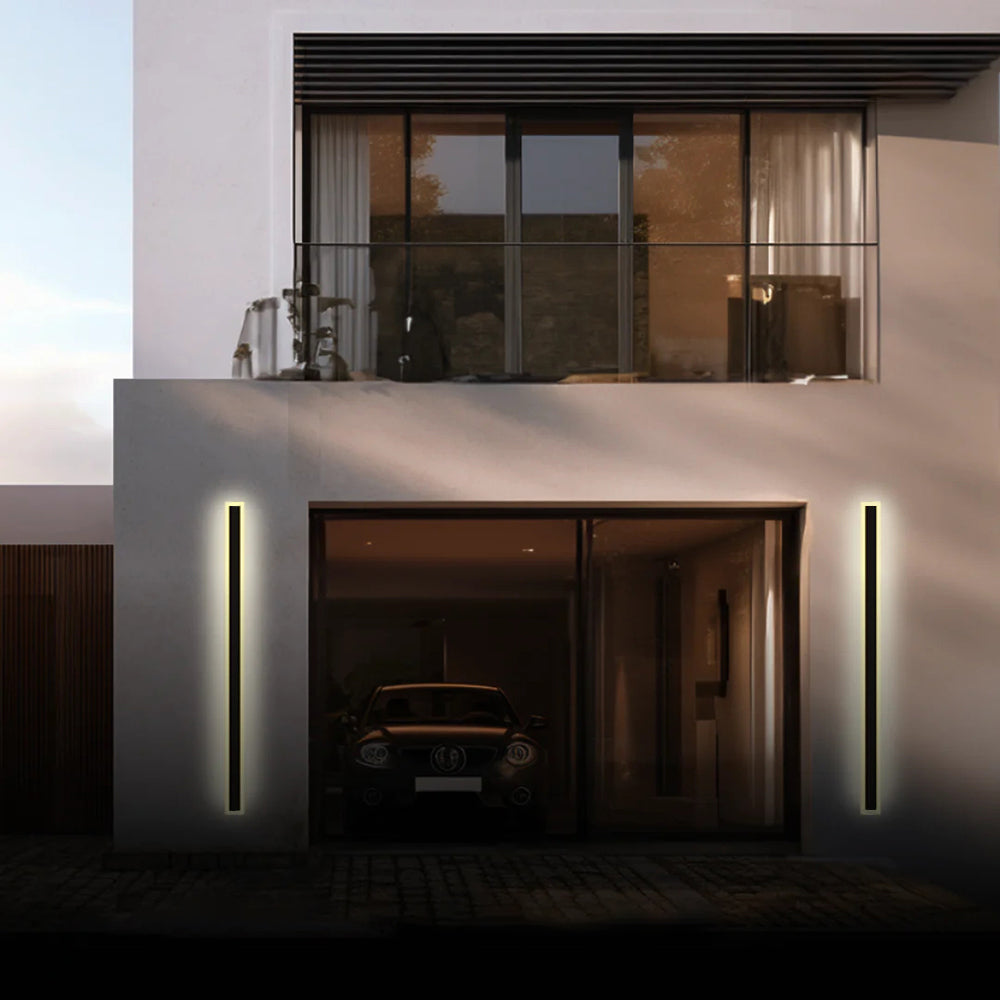 Frostline Linear Outdoor Wall Lamp with Acrylic Pane | Lersk