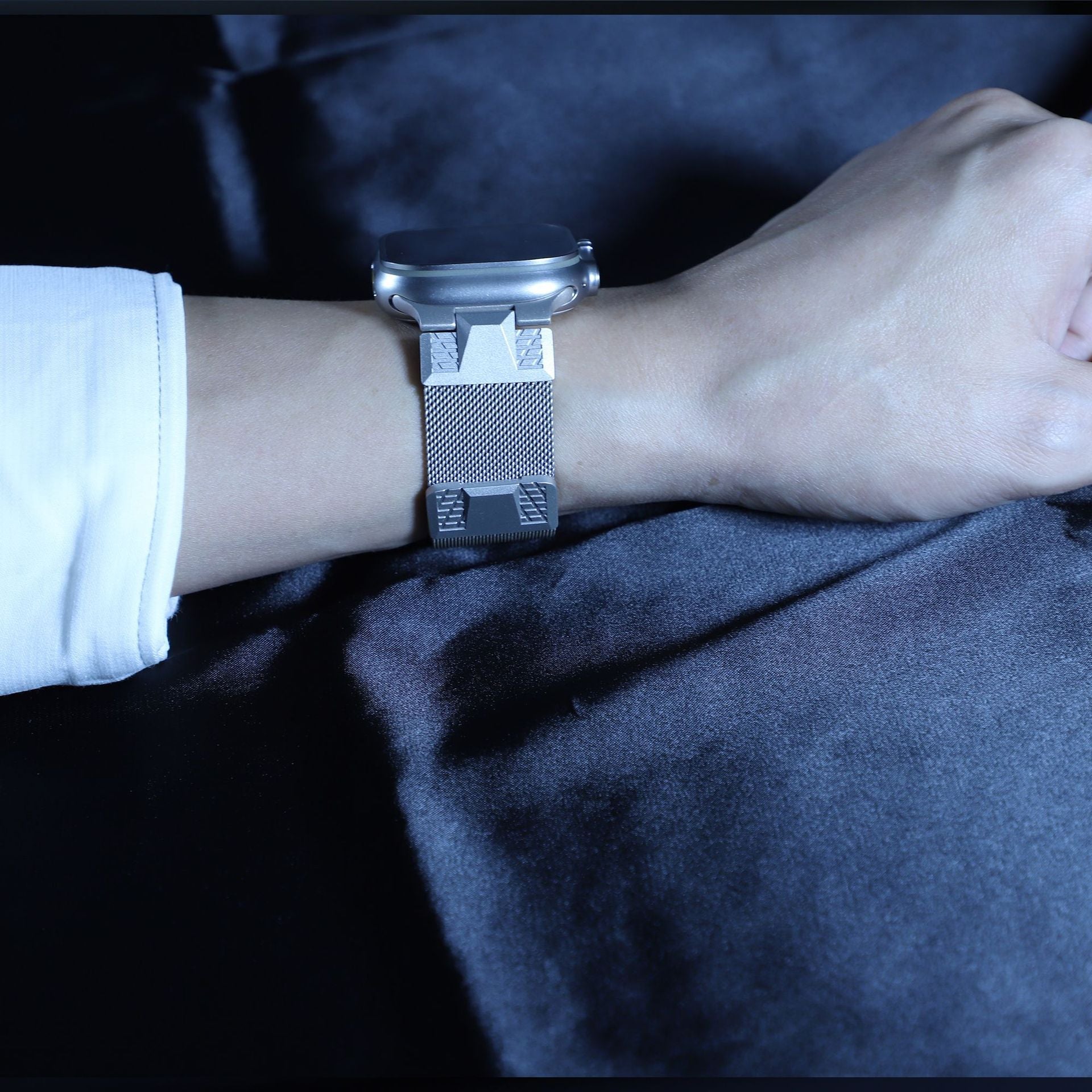 Arden Milanese Magnetic Loop Strap For Apple Watch | Lersk