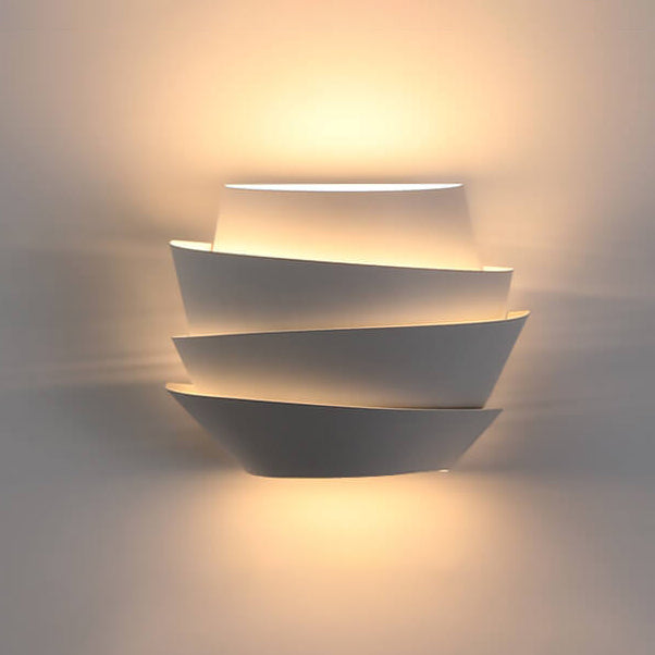 Lampada da parete scandinava Luminique con doppio punto luce per interni minimalisti | Lersk