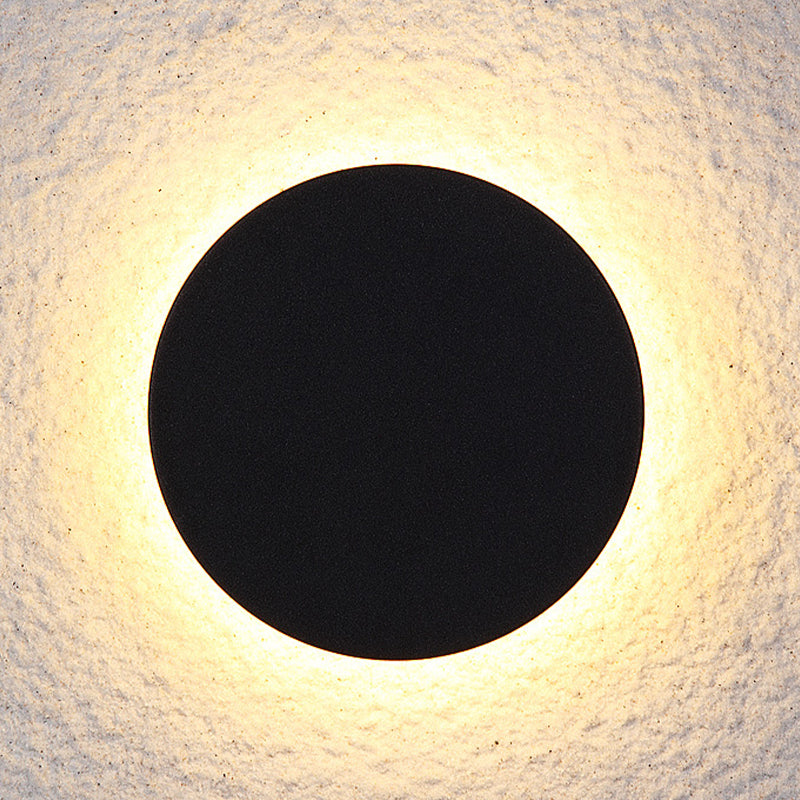 AeroLume Minimalist Outdoor Wall Light Round LED Black White | Lersk