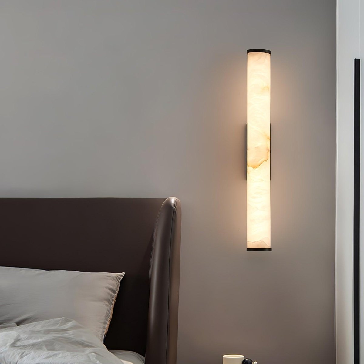 LED-Wandleuchte mit Alabaster-Röhrendesign, 1 Licht | Lersk