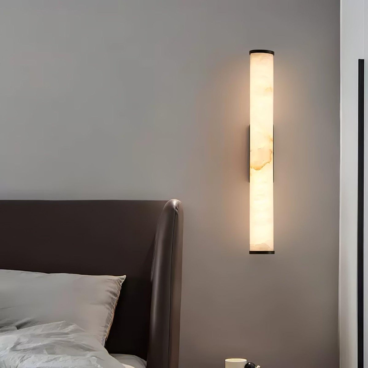 LED-Wandleuchte mit Alabaster-Röhrendesign, 1 Licht | Lersk