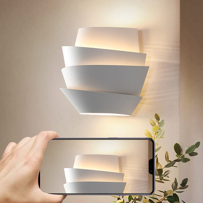 Lampada da parete scandinava Luminique con doppio punto luce per interni minimalisti | Lersk