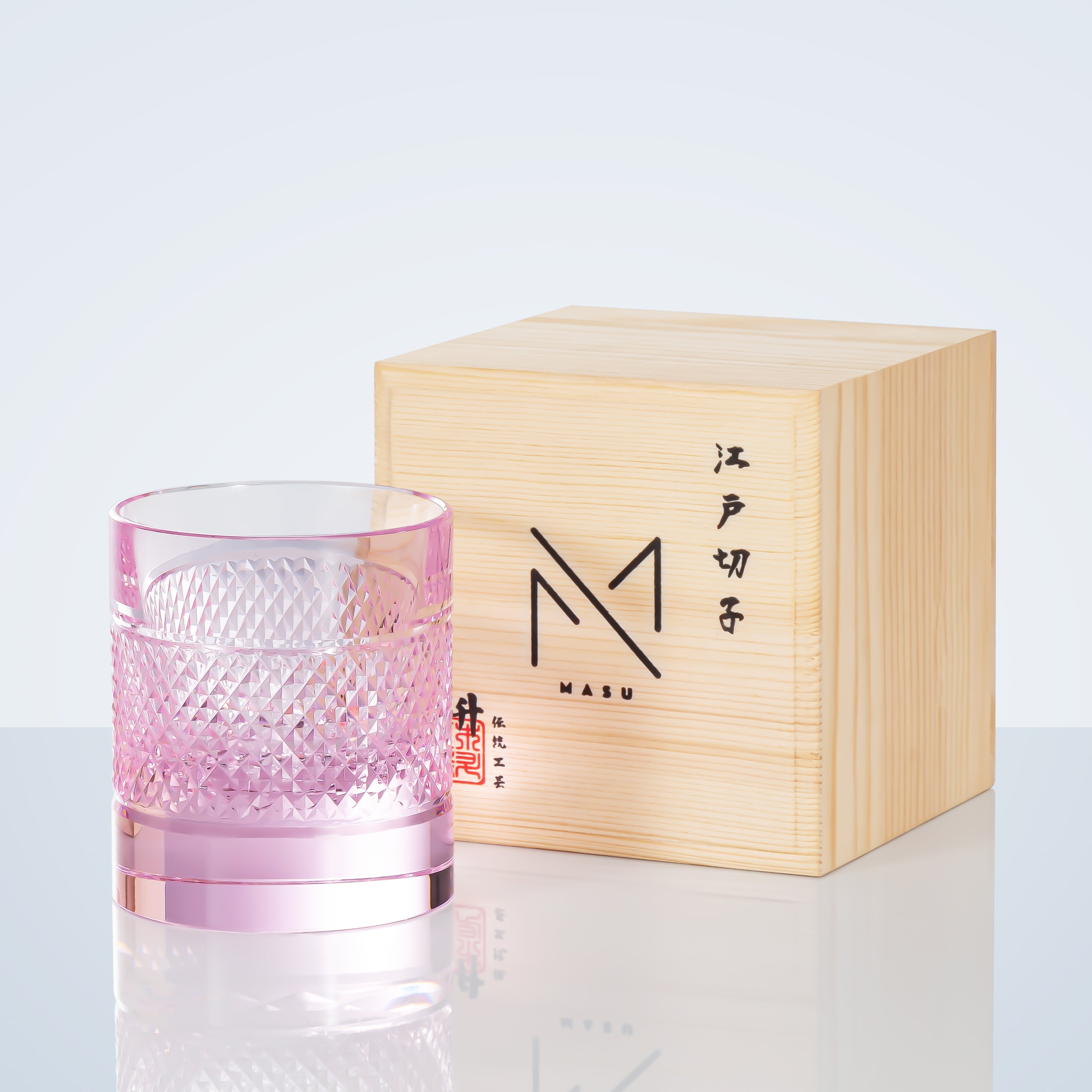 Mizumi Whiskygläser mit mehrfarbigem Diamantmuster und Holzkiste | Lersk