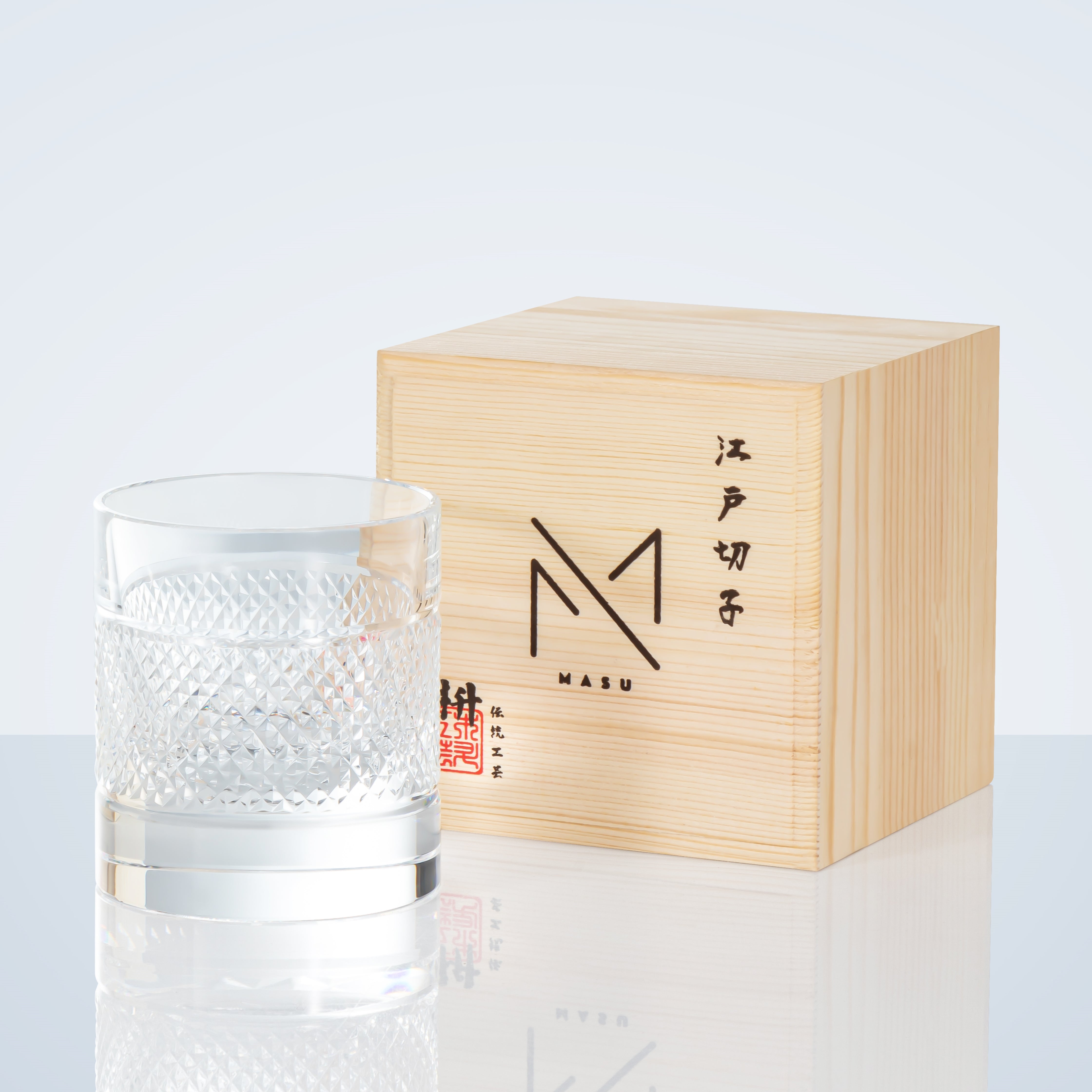 Mizumi Whiskygläser mit mehrfarbigem Diamantmuster und Holzkiste | Lersk