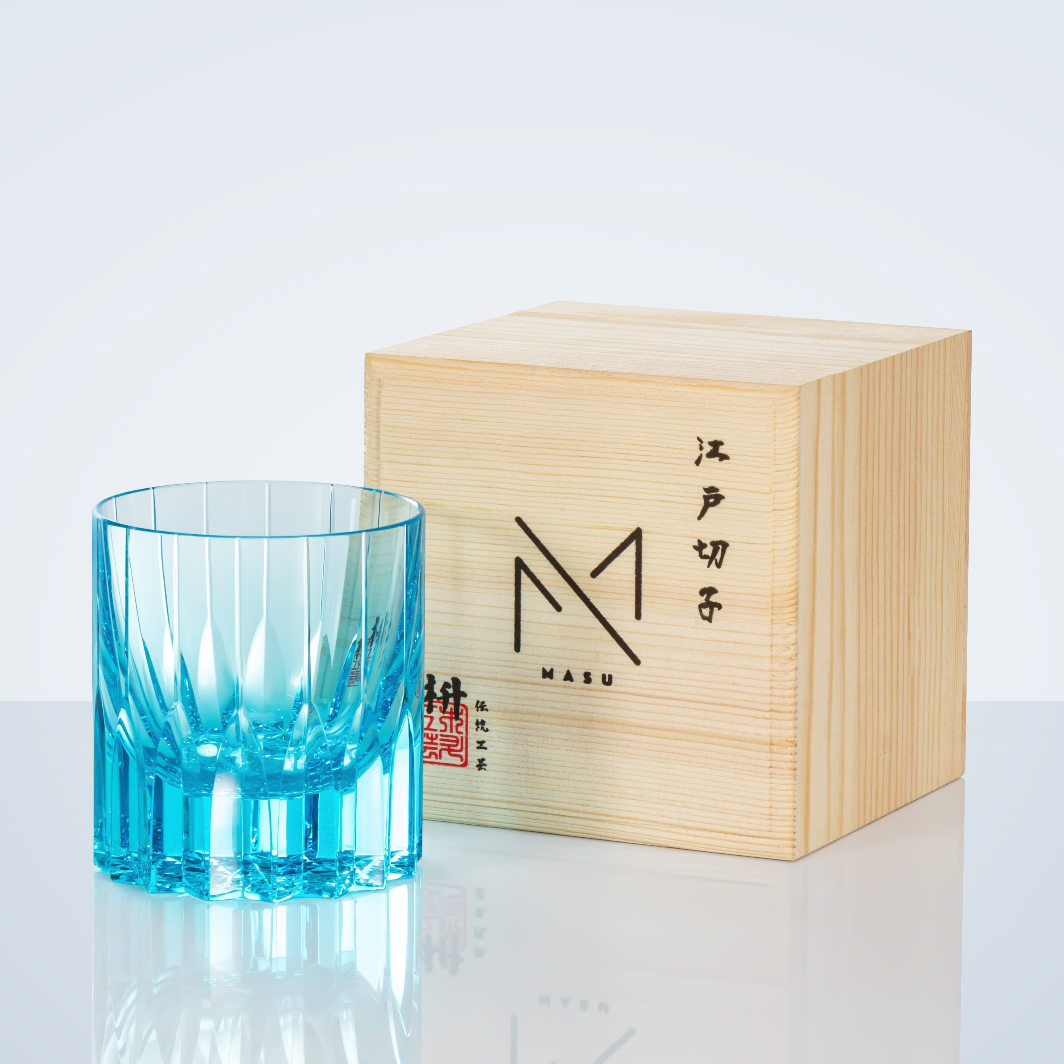 Mizumi Whiskygläser mit mehrfarbigem Diamantmuster und Holzkiste | Lersk