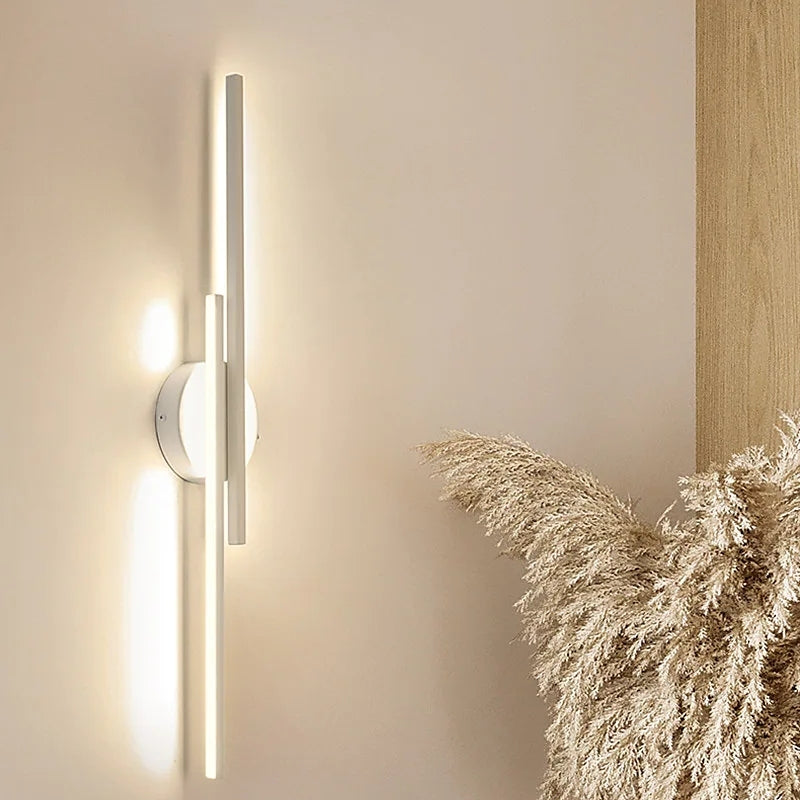 Fjordra nordická LED nástěnná lampa s diskem a liniovým světlem černá bílá | Lersk