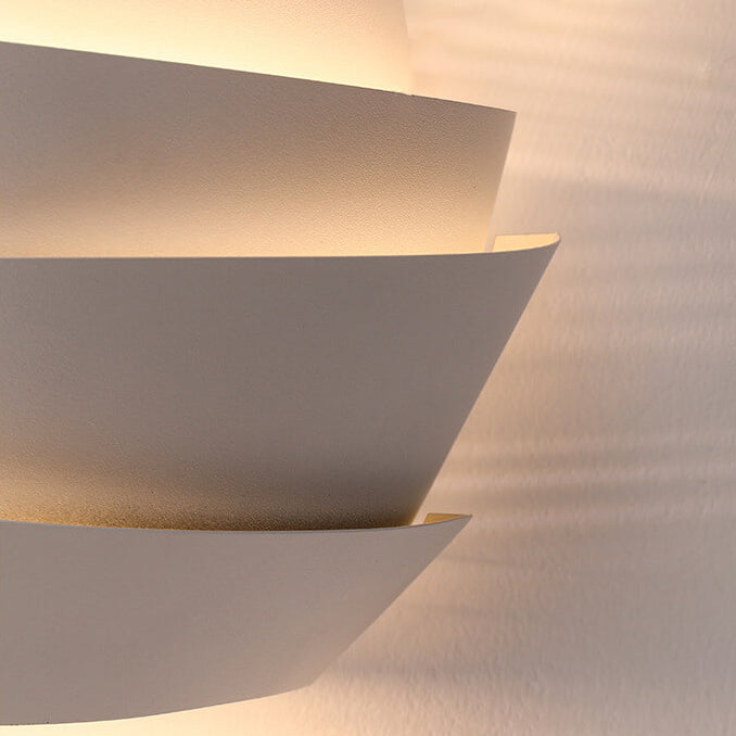 Lampada da parete scandinava Luminique con doppio punto luce per interni minimalisti | Lersk