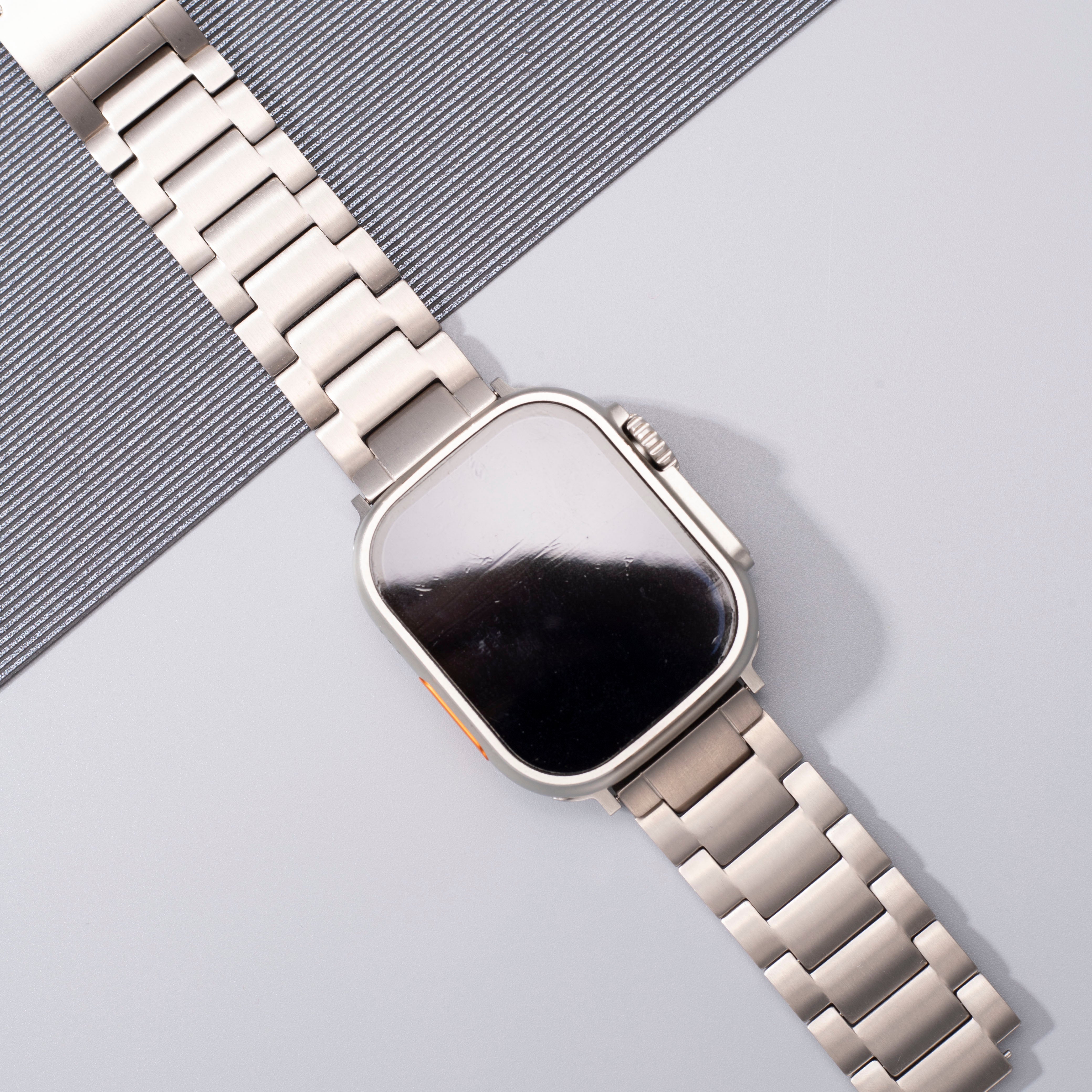 Pasek do zegarka Gravitiq Grade 2 Titanium do Apple Watch z wyrafinowanym wyglądem | Lersk