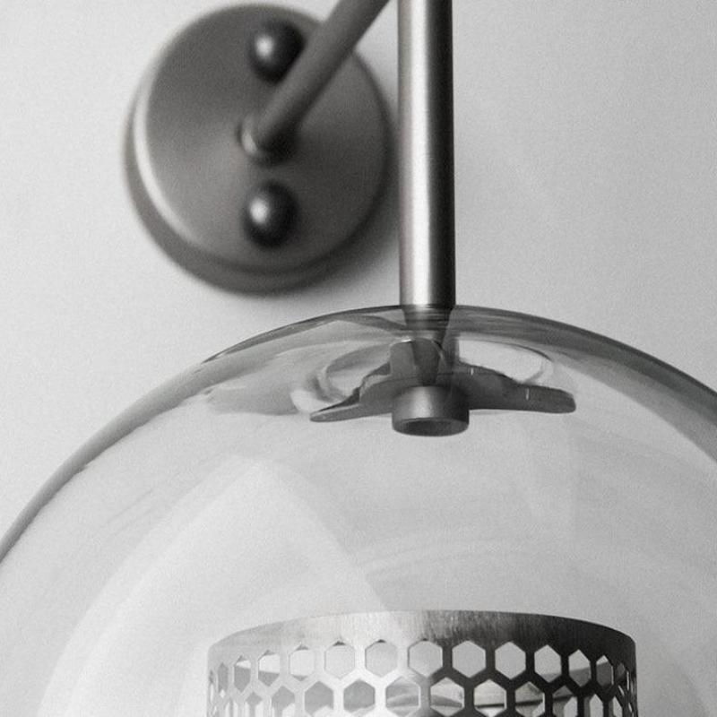 Nástěnná lampa LumaHex Honeycomb Orb s teplým zlatým světlem | Lersk