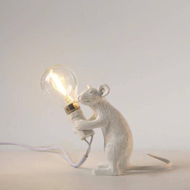 LumiMouse Gold Lamp Minimalistická stolní lampa ve tvaru myši | Lersk