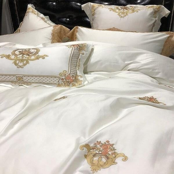 Set di biancheria da letto in cotone egiziano ricamato dorato Kirelle | Lersk