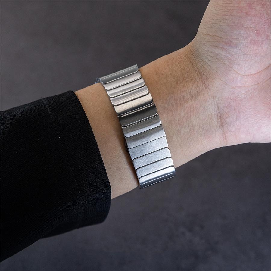 Kirelli nerezový řemínek s motýlkovou sponou pro Apple Watch | Lersk