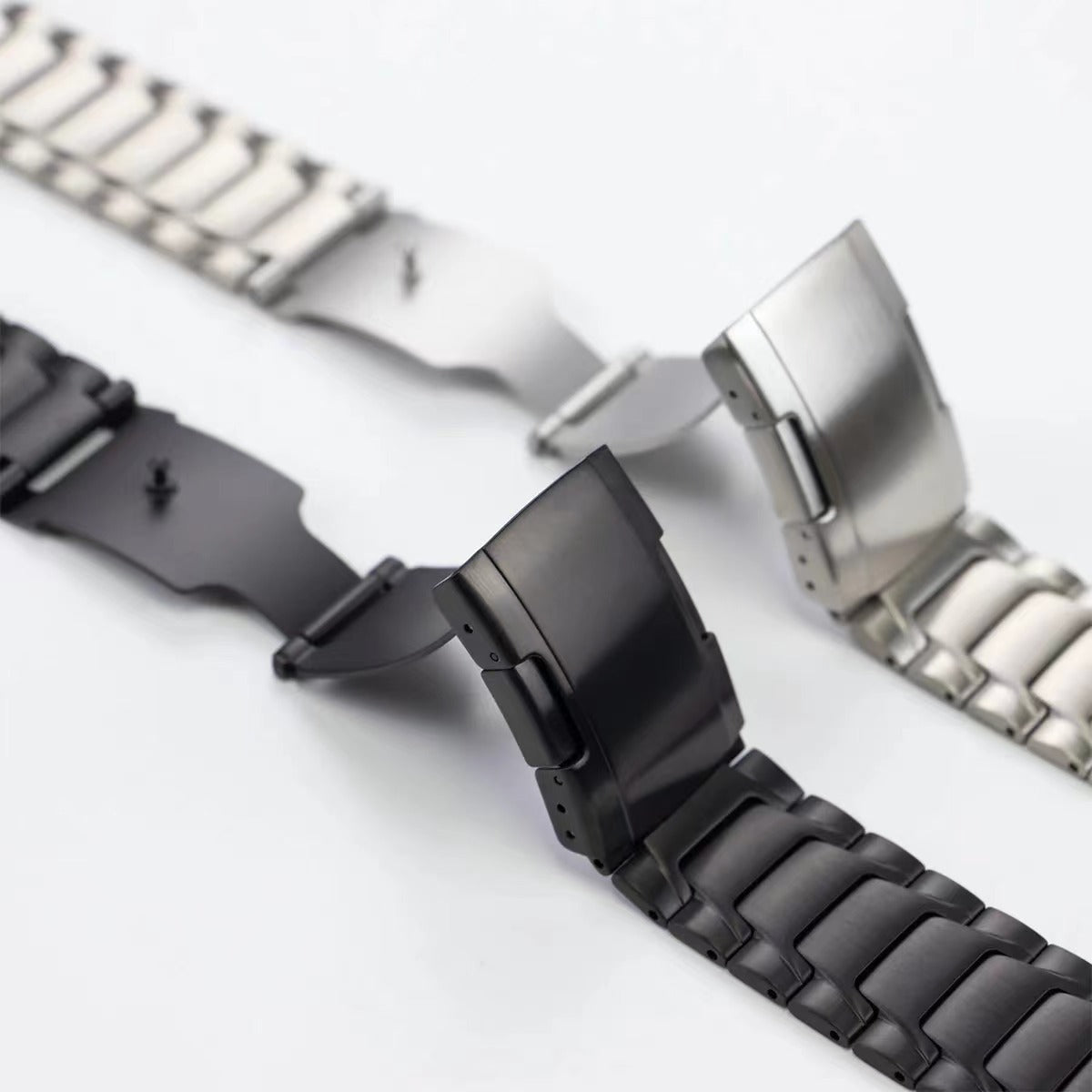 Kirrea Titanium Alloy Strap With Rhombus Pattern | Lersk