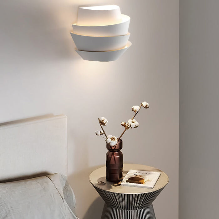 Lampada da parete scandinava Luminique con doppio punto luce per interni minimalisti | Lersk