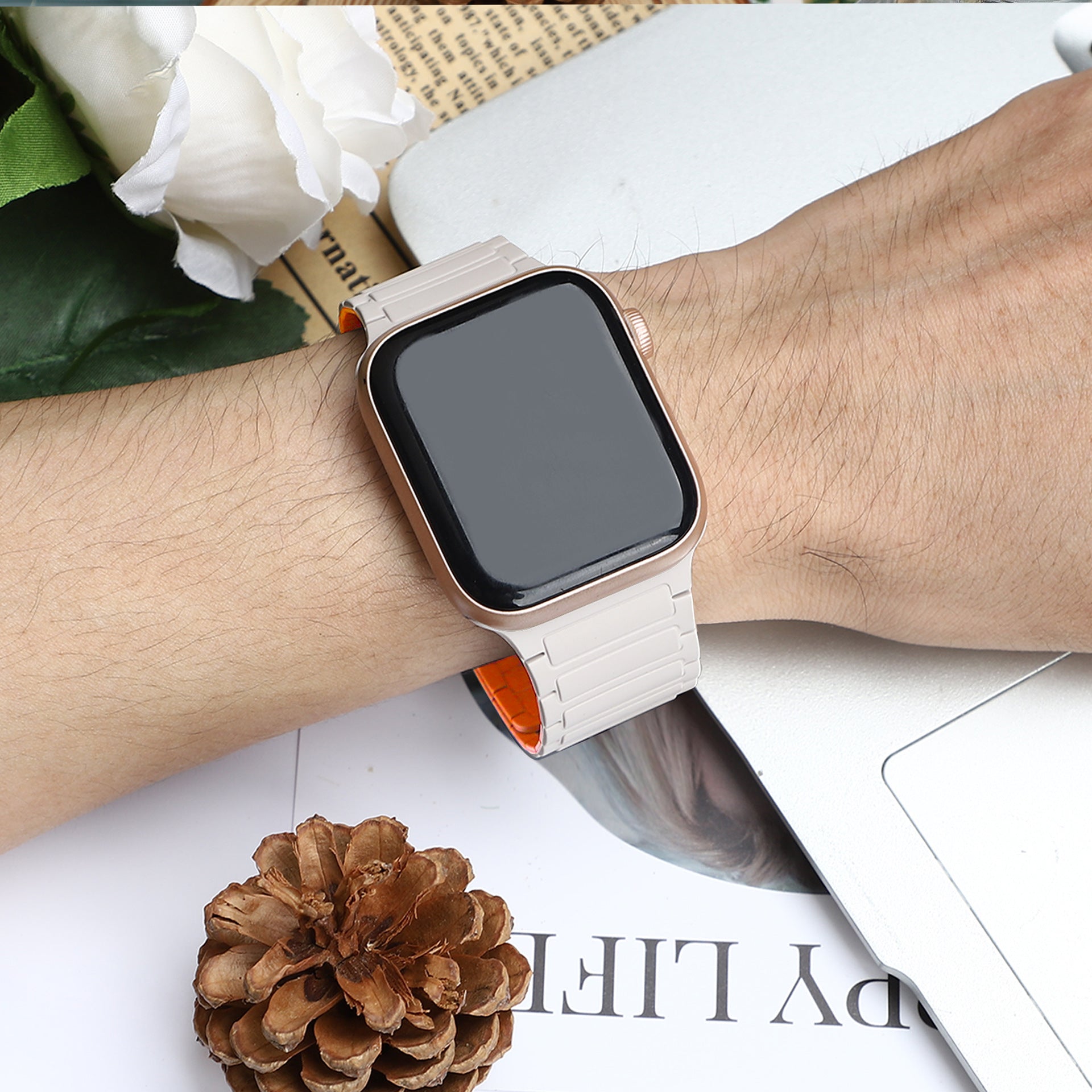 Magnetický silikonový řemínek s poutkem pro Apple Watch | Lersk