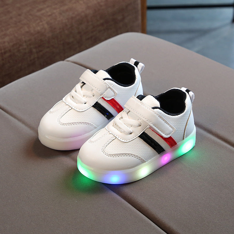 LED-lys børnesneaker med fleksibel sål og velcrolukning, polstret skridsikkert design | Lersk