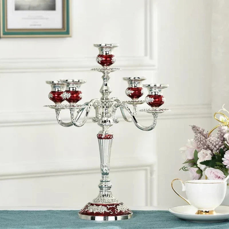 GildedNocturne Kerzenleuchter Eleganter Zeitloser Kerzenhalter für Klassische Wohnkultur und Kaminsimse | Lersk