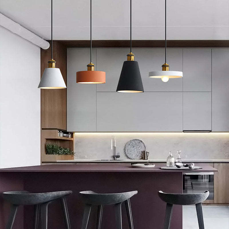 LumaForge Lampadario Moderno in Metallo e Resina per Soggiorni | Lersk