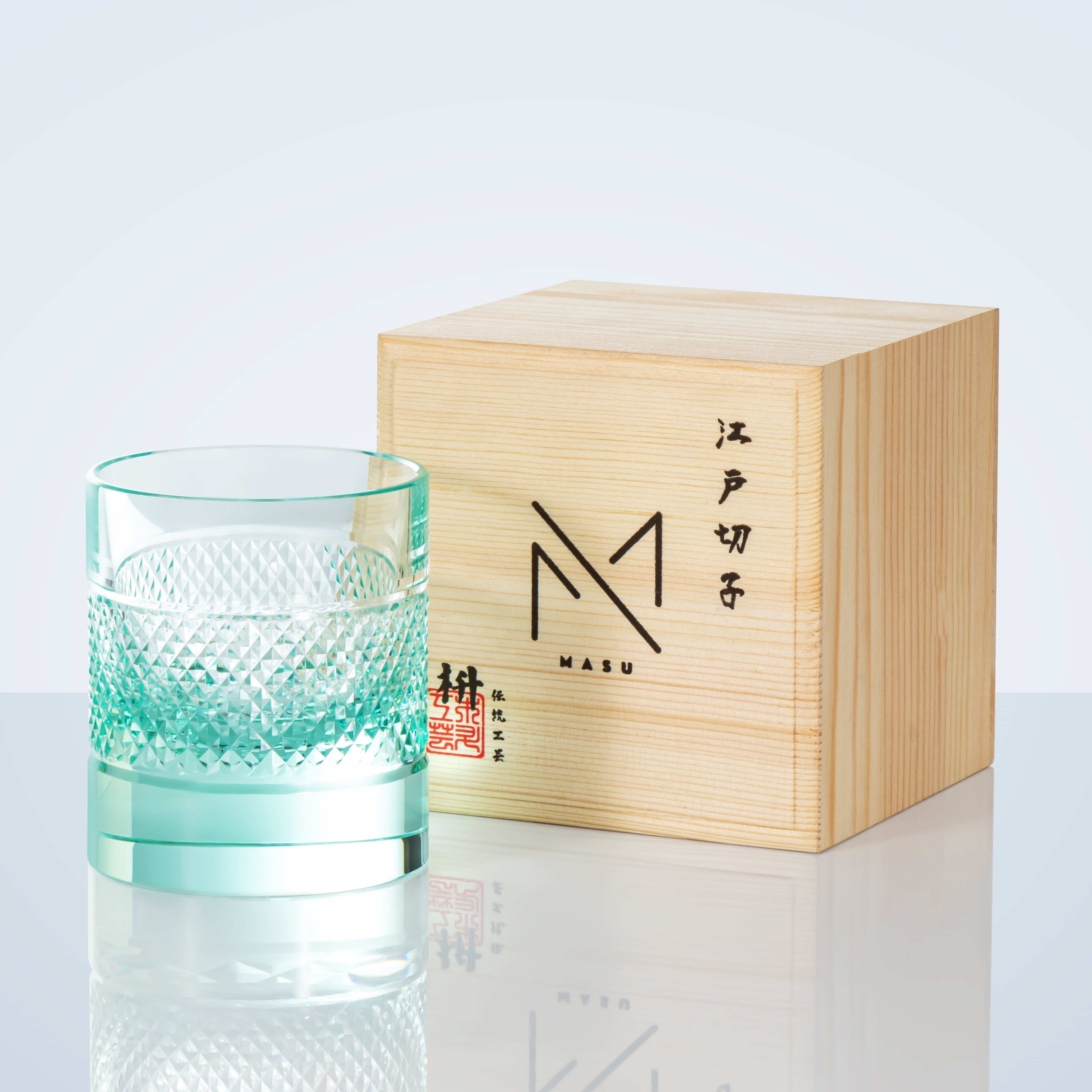 Mizumi Whiskygläser mit mehrfarbigem Diamantmuster und Holzkiste | Lersk