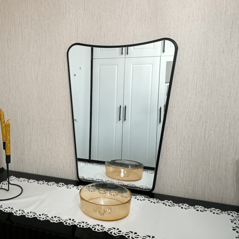 Irregular Italian-Style Wall Mirror | Lersk