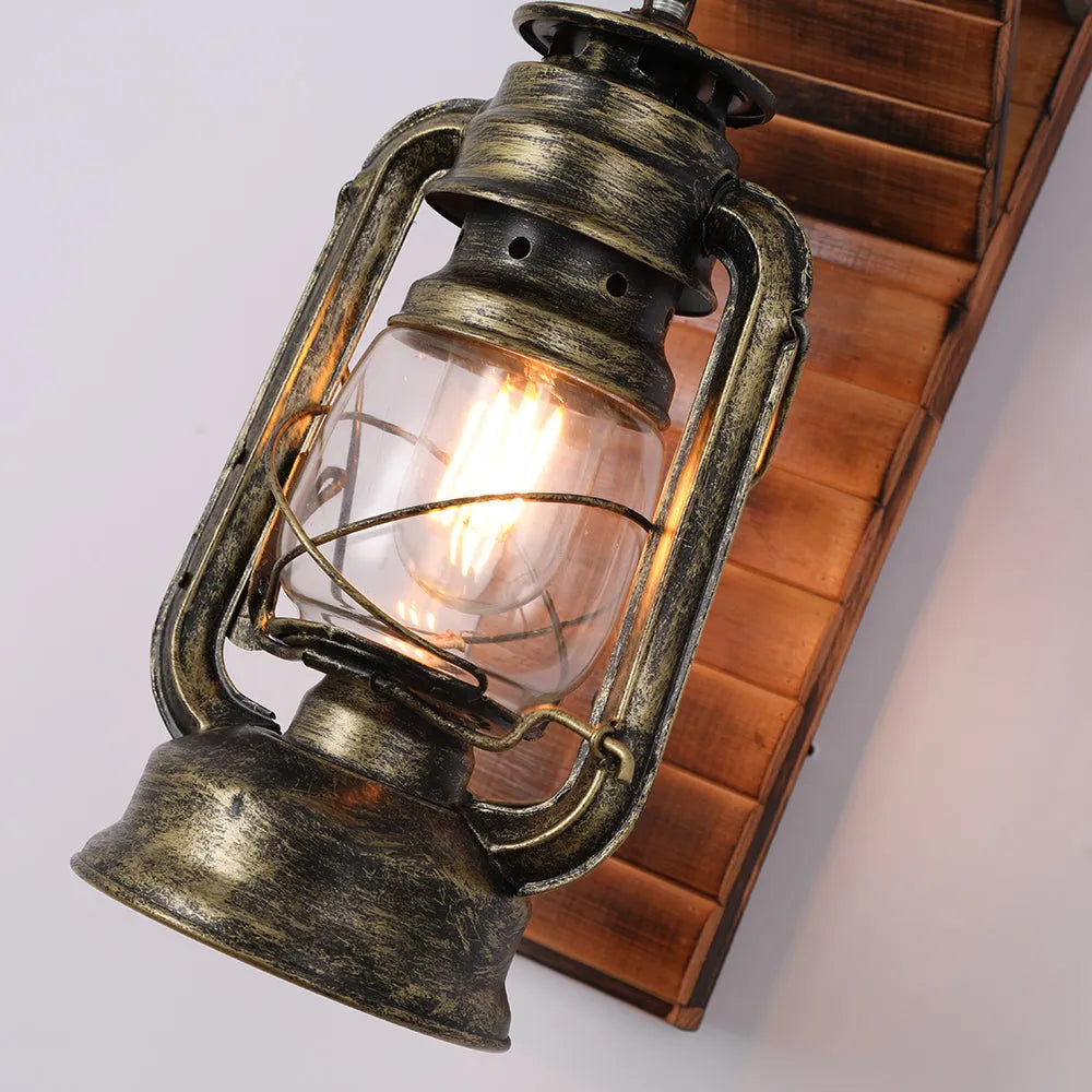 Kestrel Lantern Vintage dřevěná nástěnná lampa do obývacího pokoje | Lersk
